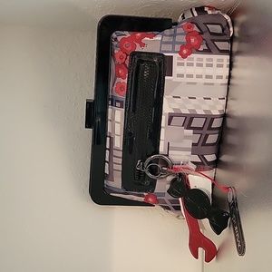 New LeSportsac Bouqiue Black, Grey, and Red Geometric Skyscraper Floral Clutch